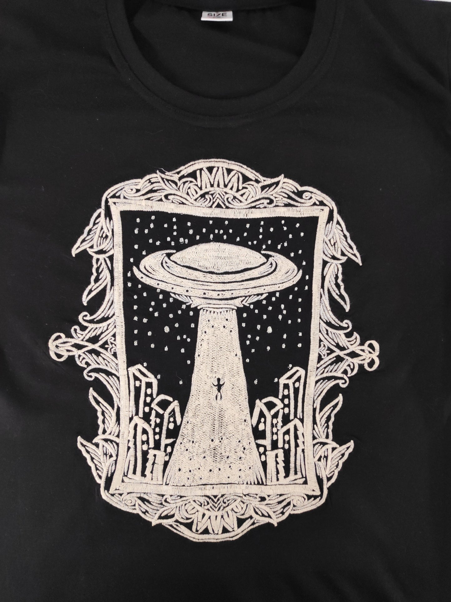 UFO Engraving Ornament Embroidered Artwork Oversized T-shirt For Women