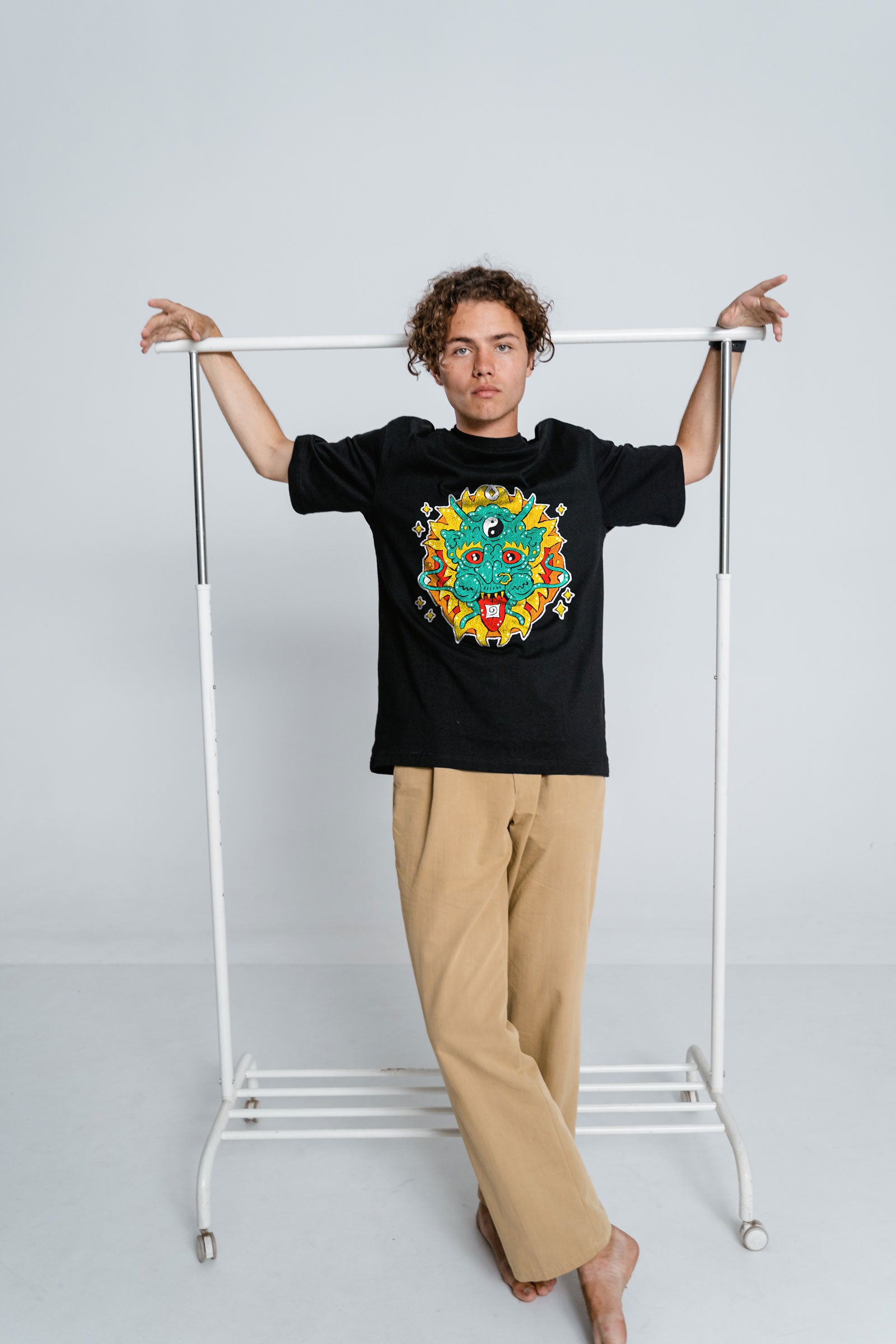 Magic Dragon Embroidered Artwork Oversized T-shirt For Men