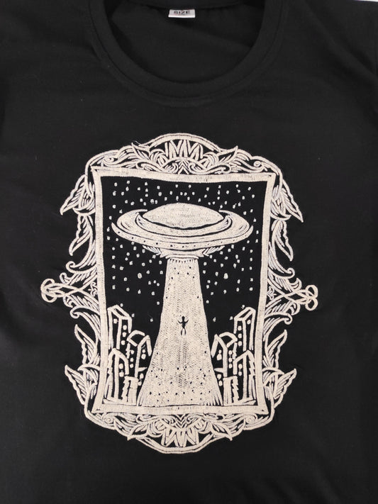 UFO Engraving Ornament Embroidered Artwork Oversized T-shirt For Women